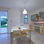 In Mit Terrasse- Grill Und Garten By Interhome 公寓 *